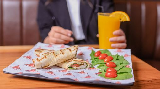صورة ساندويش حلوم