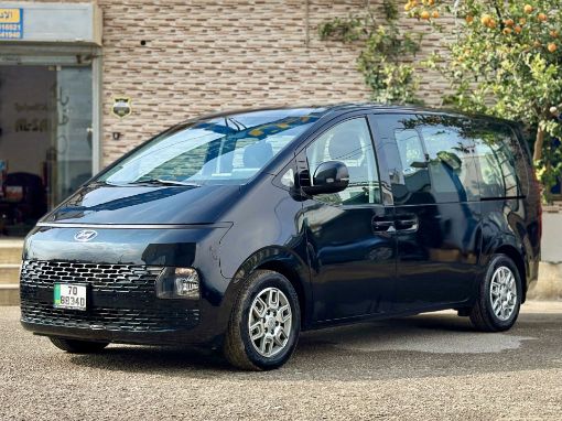 Picture of Hyundai Staria